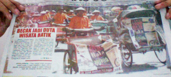 Para tuakang becak mengikuti pawai wisata di Jalan Malioboro-Sabtu/24/03-Headline Bernas Jogja